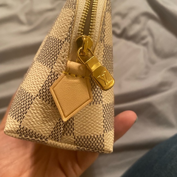Louis Vuitton Damier Azur Cosmetic Pouch - Picture 3 of 7